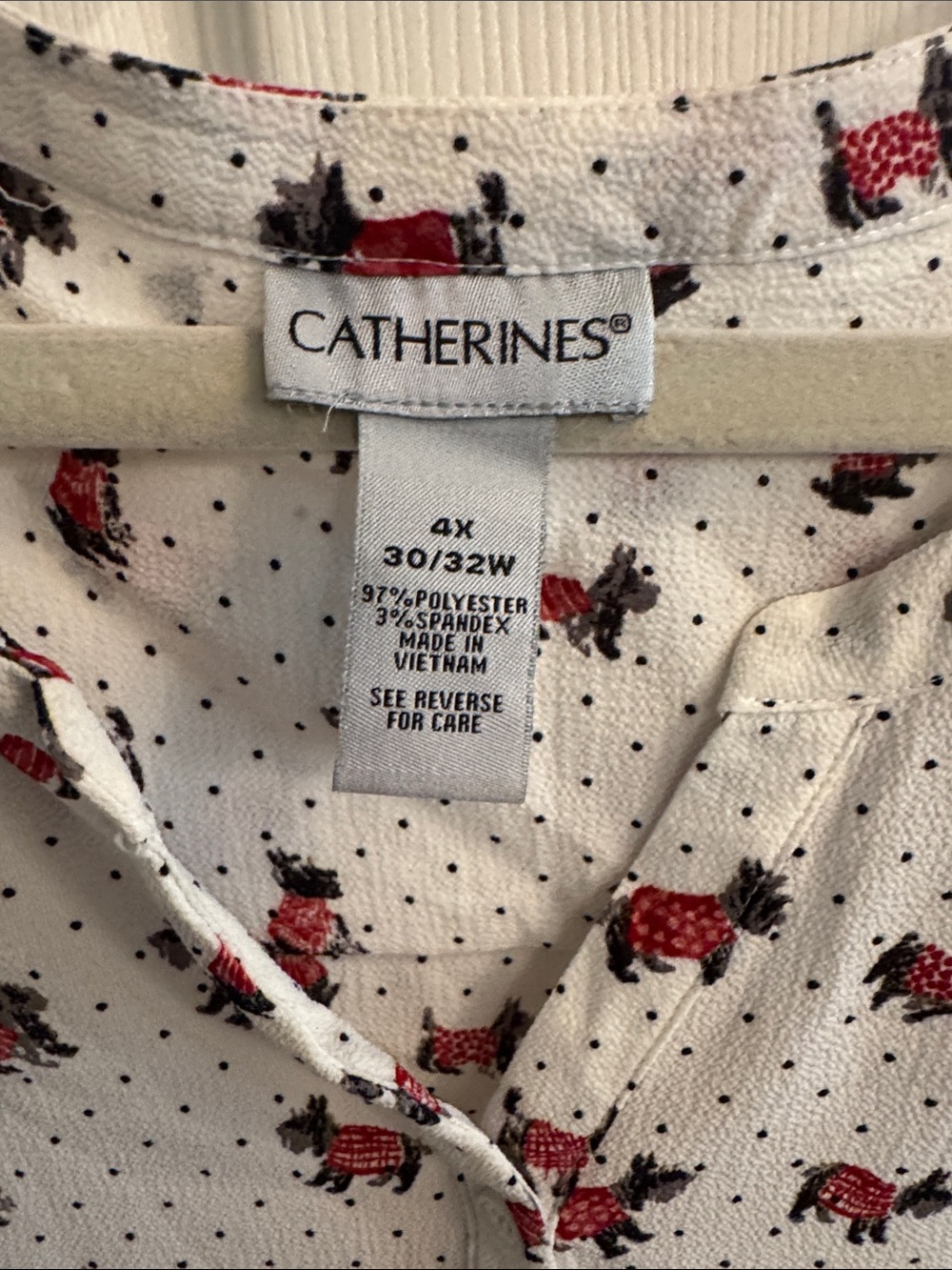 Catherines White Blouse with Red‎ Dog Print - Picture 2 of 2
